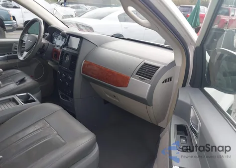 2008 Chrysler Town & Country Touring z USA, uszkodzony, nr VIN 2A8HR54P78R613238